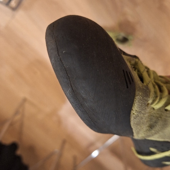 Climbing shoes: Butora Altura, size 39 (6.5M/7.5W) - Picture 3 of 3